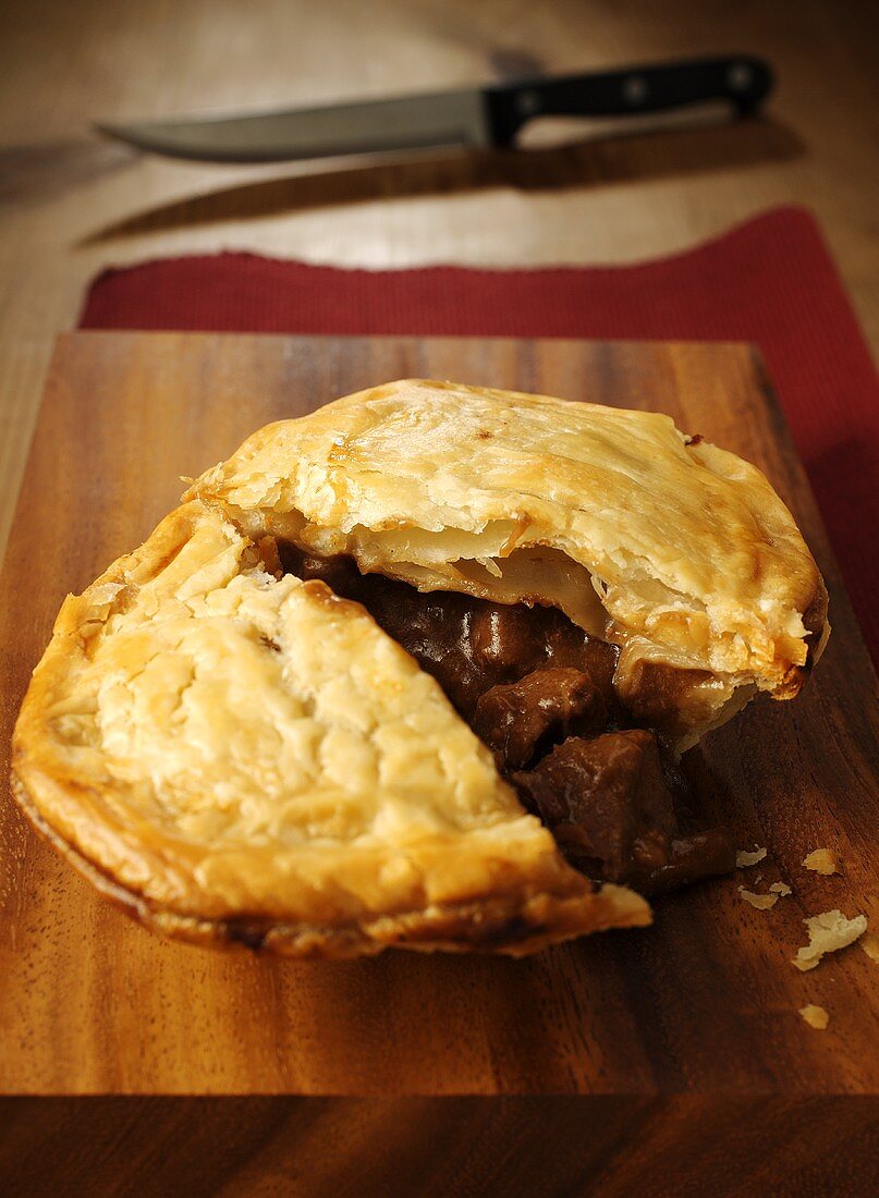 Steak and kidney pie (UK)