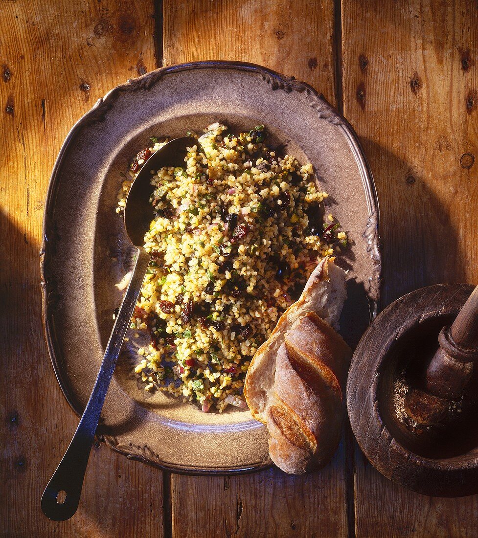 Tabbouleh with raisins and pepper