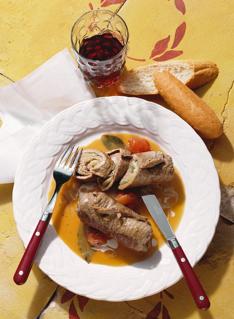 Rolled Slices of Beef with Tomato Sauce