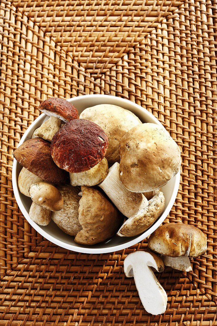 Ceps in a bowl