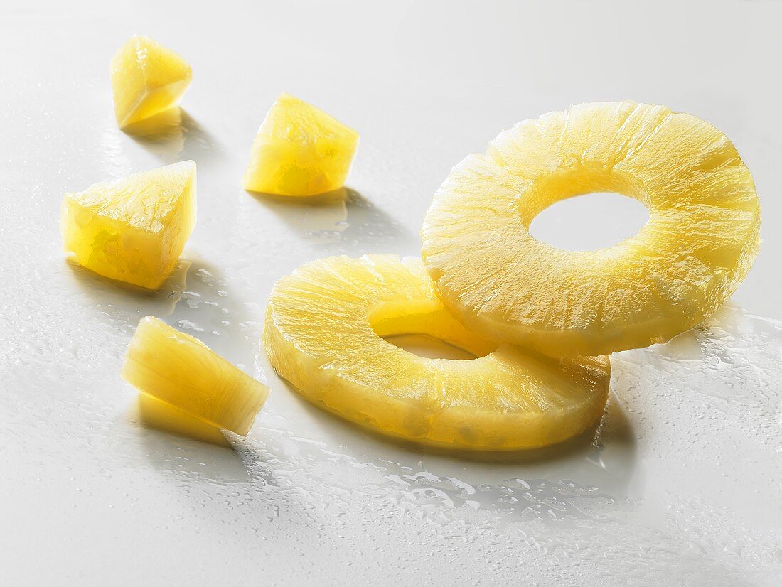 Pineapple rings and pineapple chunks