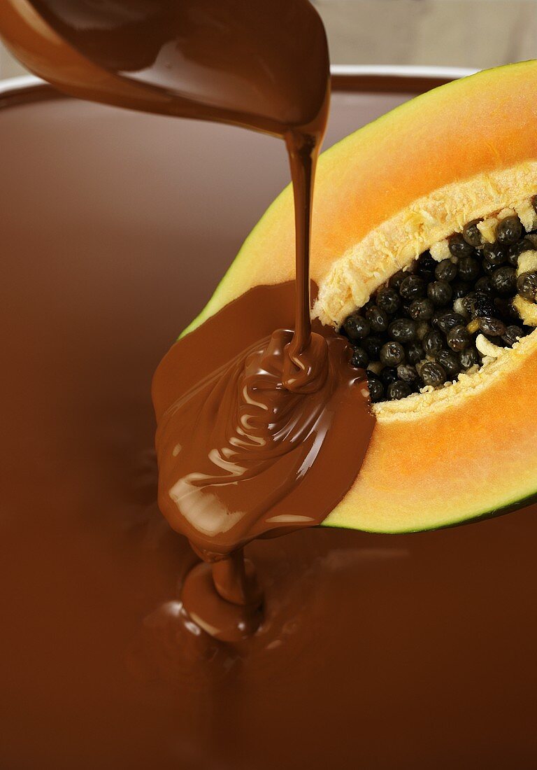 Papaya in chocolate sauce