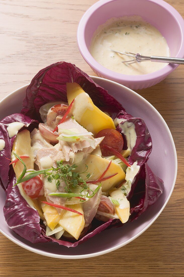 Mango salad with tuna