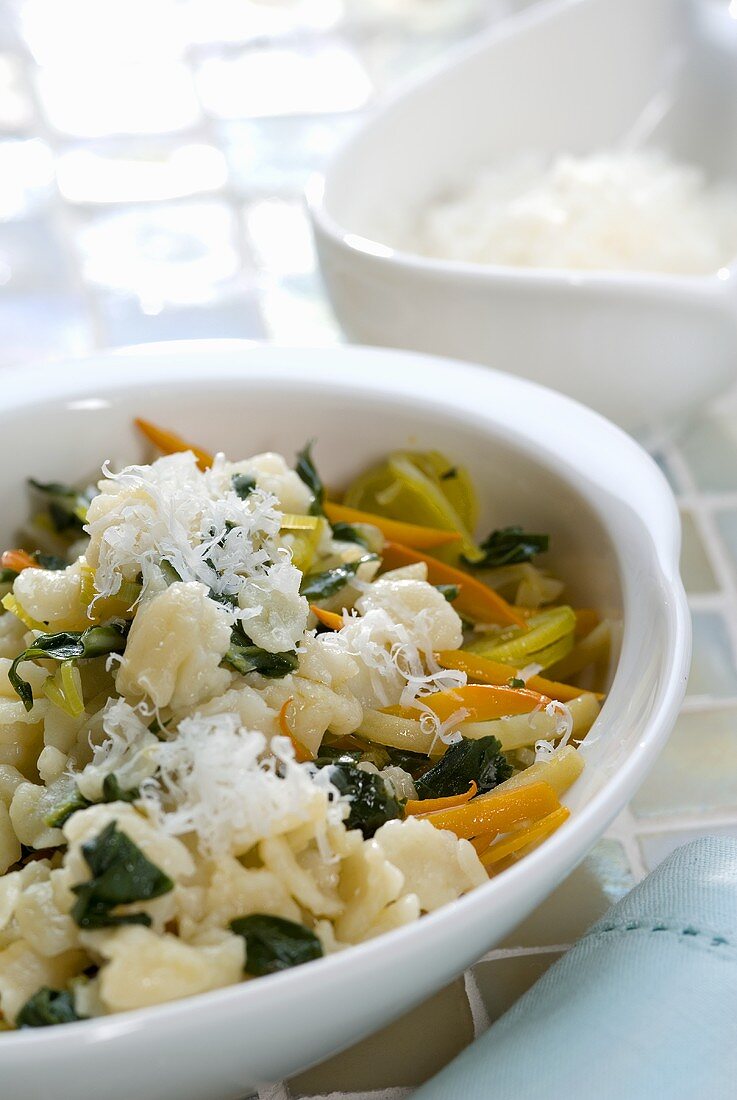 Menietti con le verdure (Teignocken mit Gemüse, Italien)