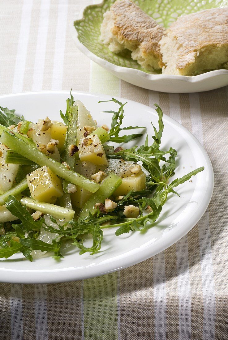 Insalata di sedano e pere (Celery, rocket and pear salad)