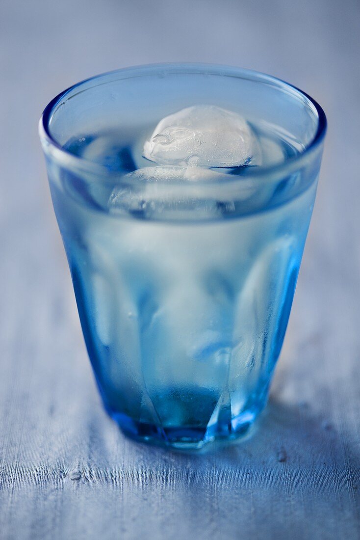 Ein Glas Eiswasser