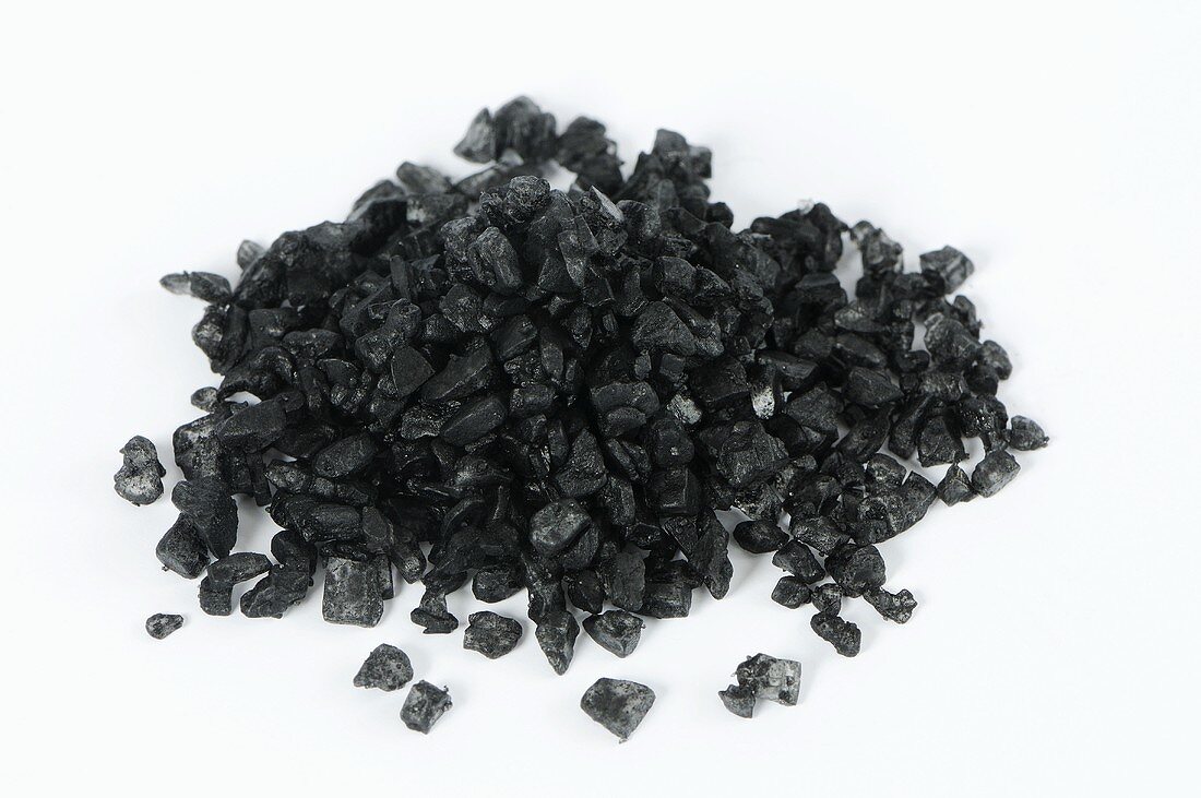 Black Hawaiian sea salt (Black lava) with 1-2% activated charcoal