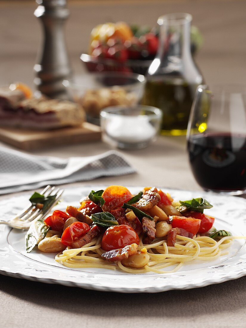 Linguine mit Pancetta und Gemüse