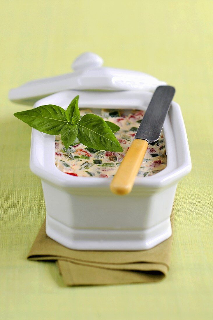 Pepper terrine with fresh basil