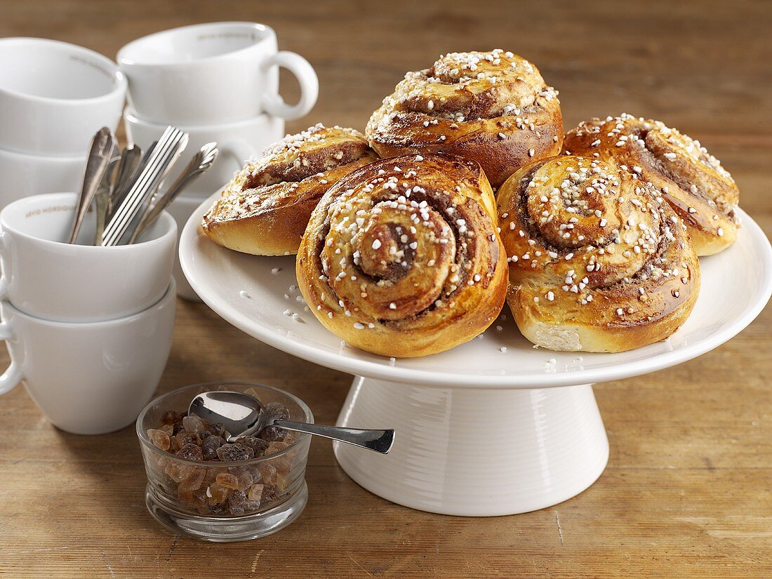 Nut cinnamon buns