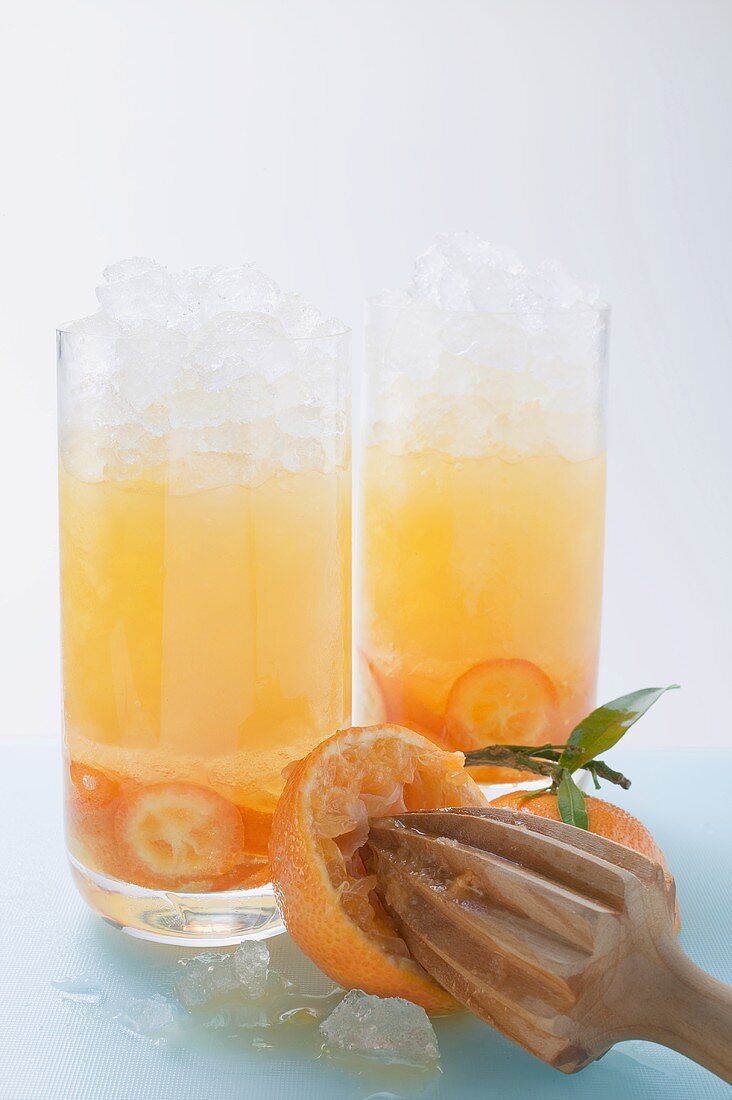 Waikiki Sun Breezer (Drink mit Kumquats und Orangensaft)