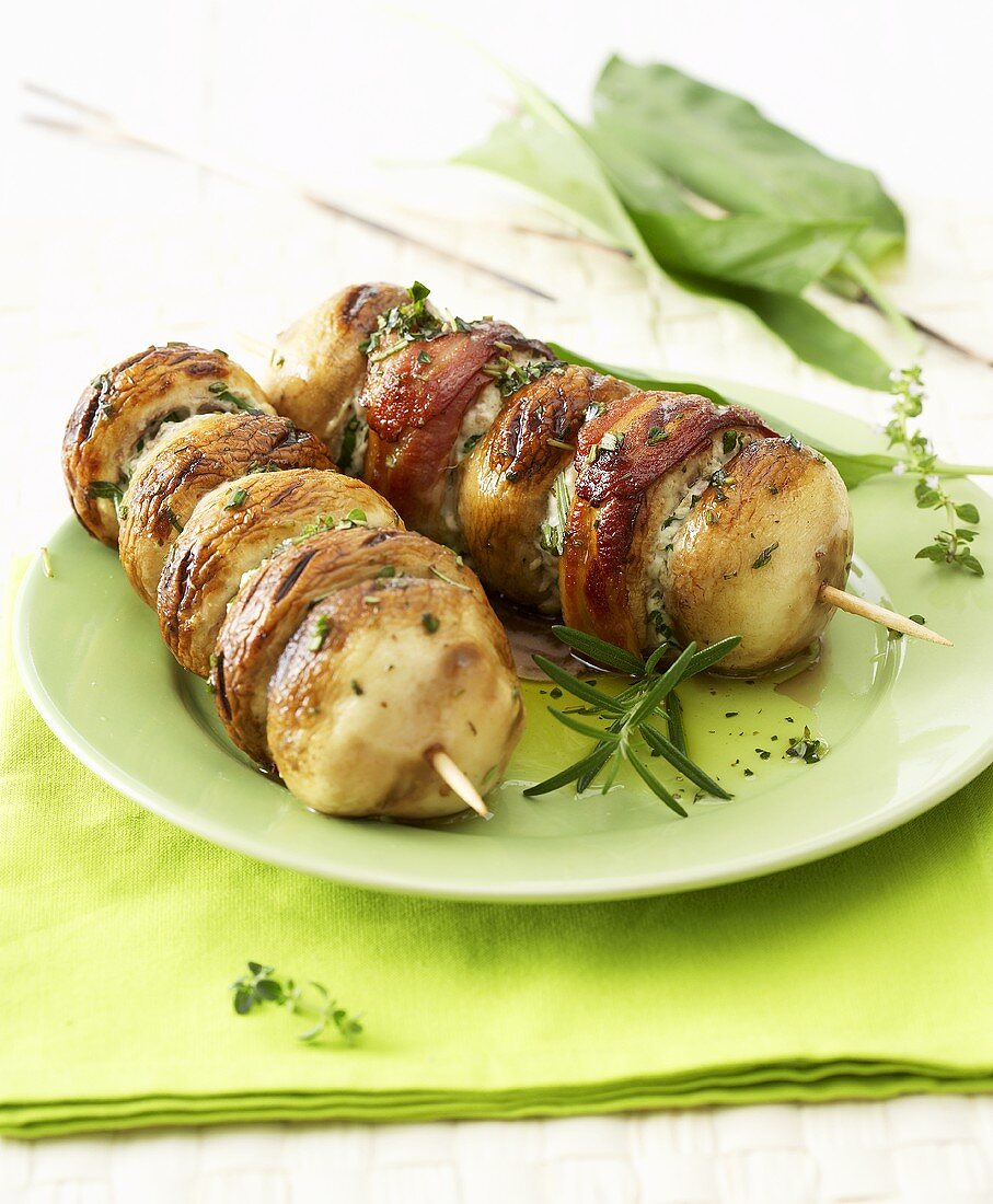 Gefüllte Champignons mit Bärlauch-Kräuter-Frischkäse