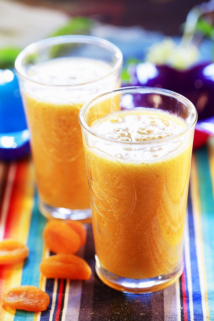 Apricot and ginger juice