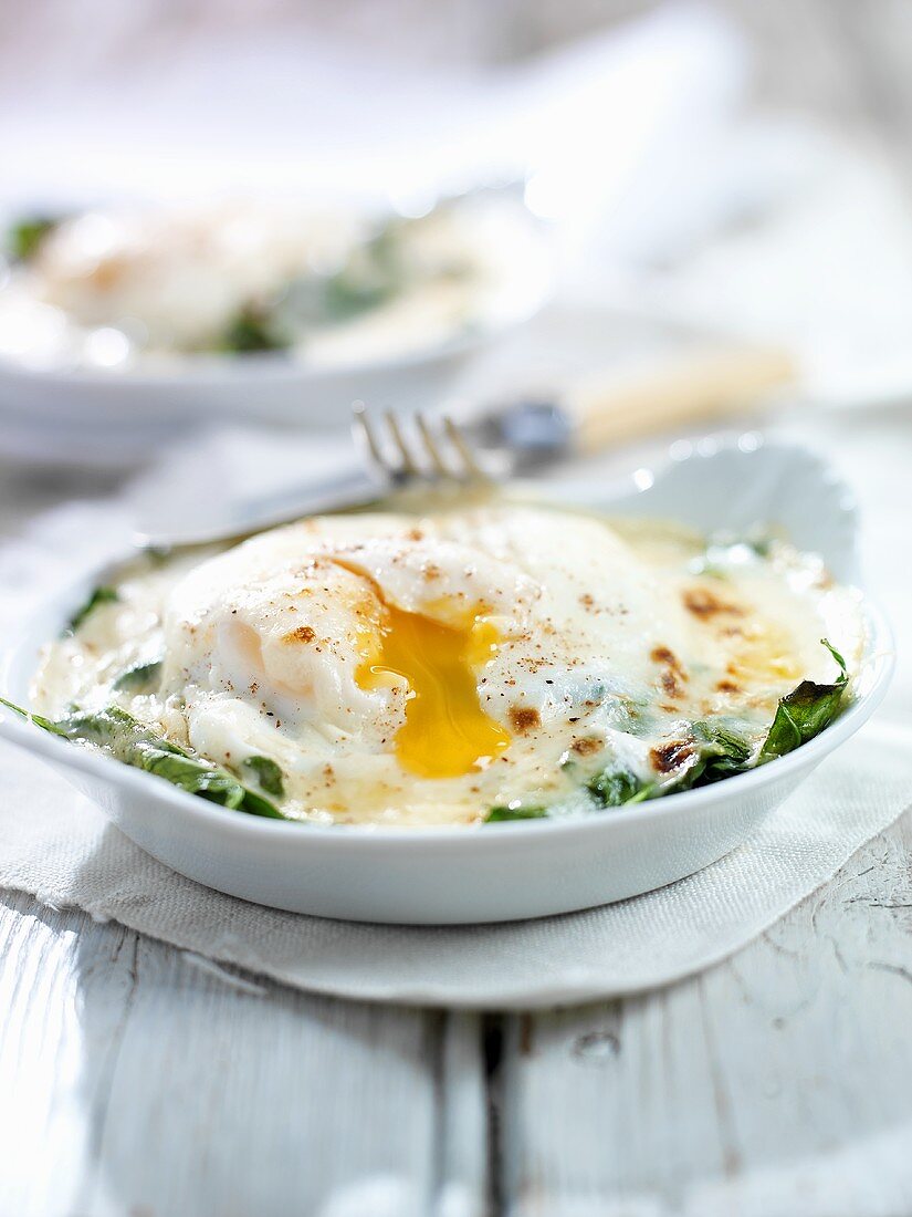 Uova alla fiorentina (Fried egg with spinach, Italy)