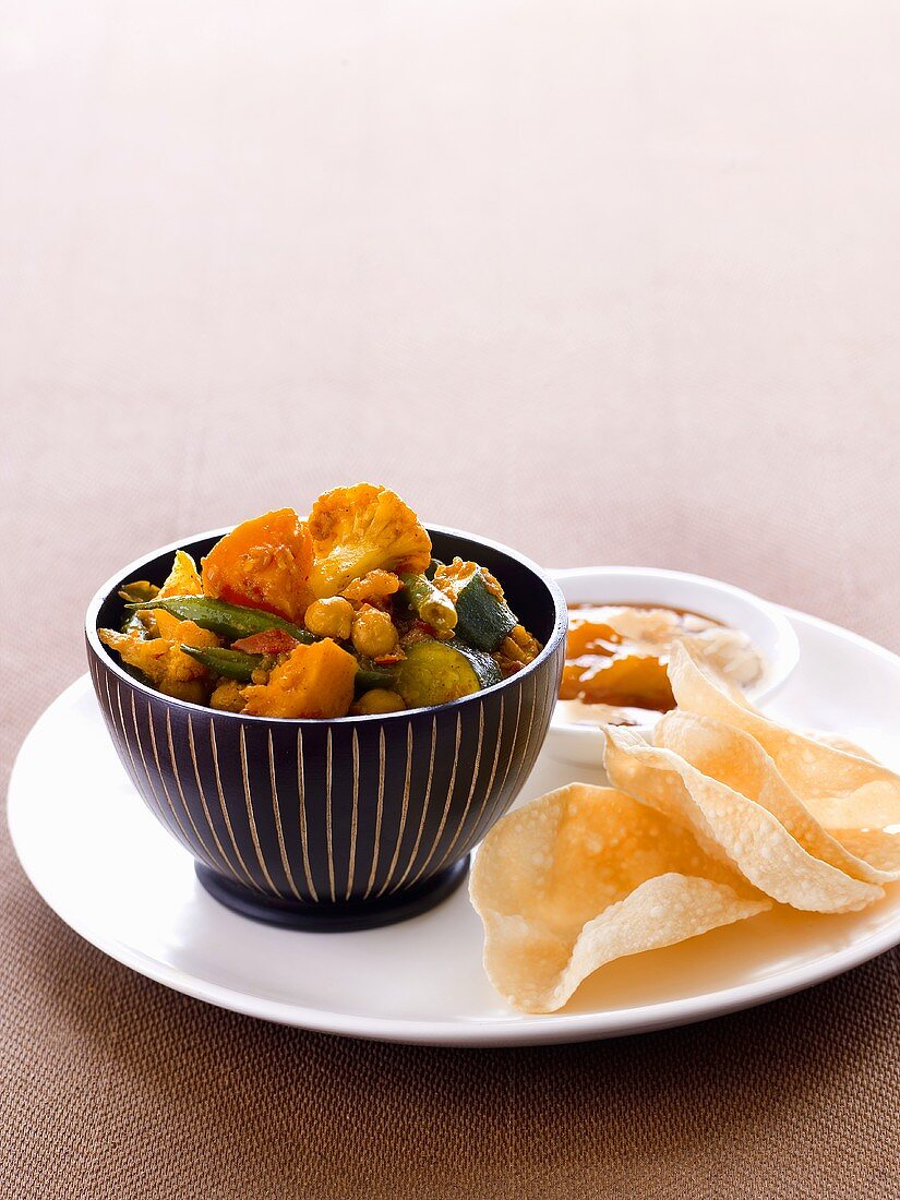 Vegetable curry with flatbread