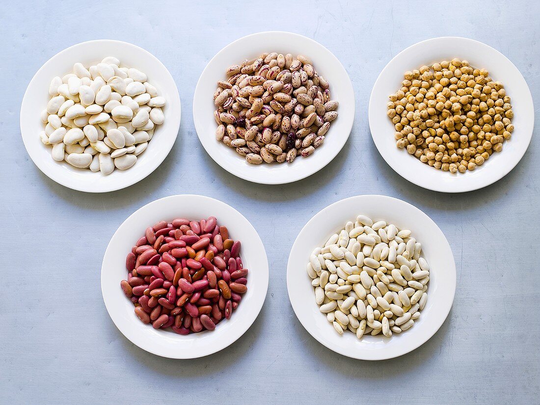 Various types of dried beans