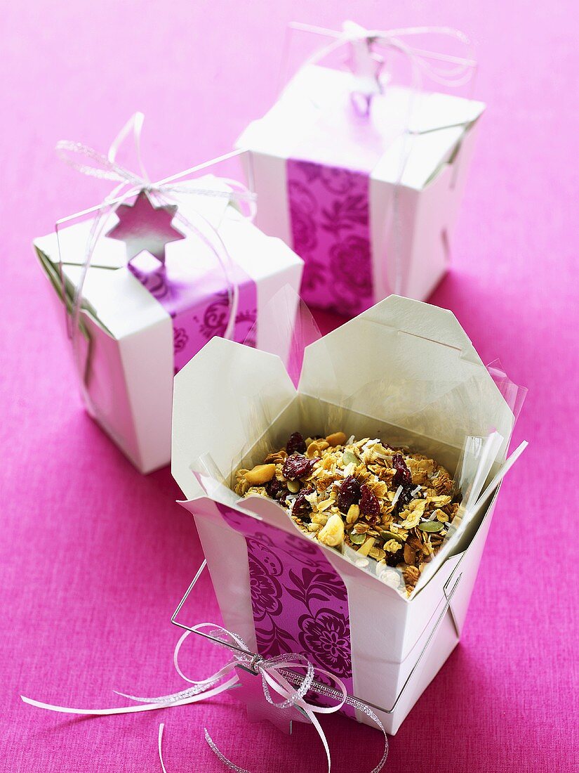 Granola als Geschenk verpackt