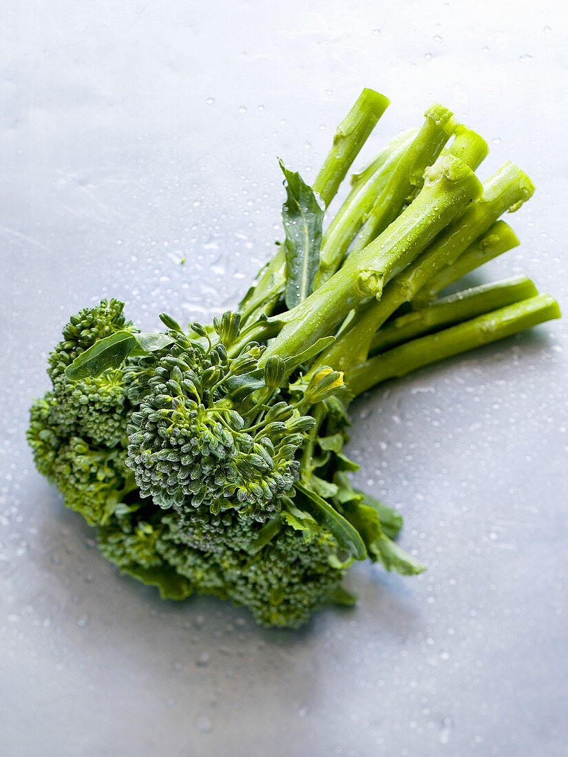 Broccolini with drops of water