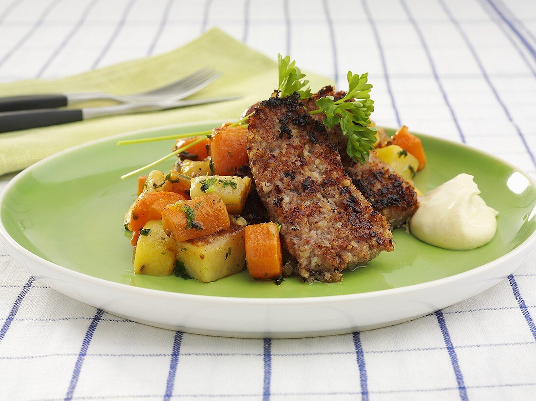 Isterband med äppelpytt (Sausages with carrots & apples, Sweden)