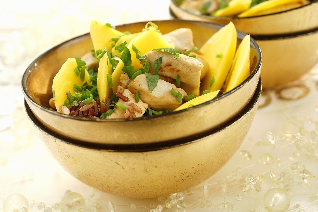 Chicken and mango salad with wild rice