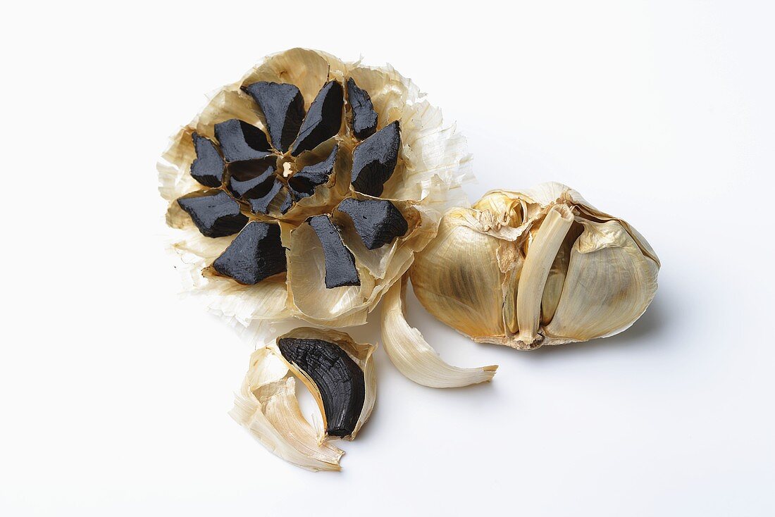 Black garlic (cut open)