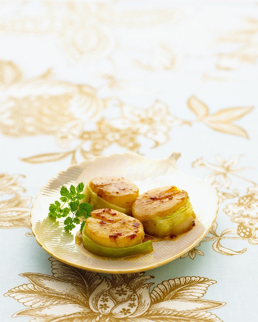 Three fried scallops