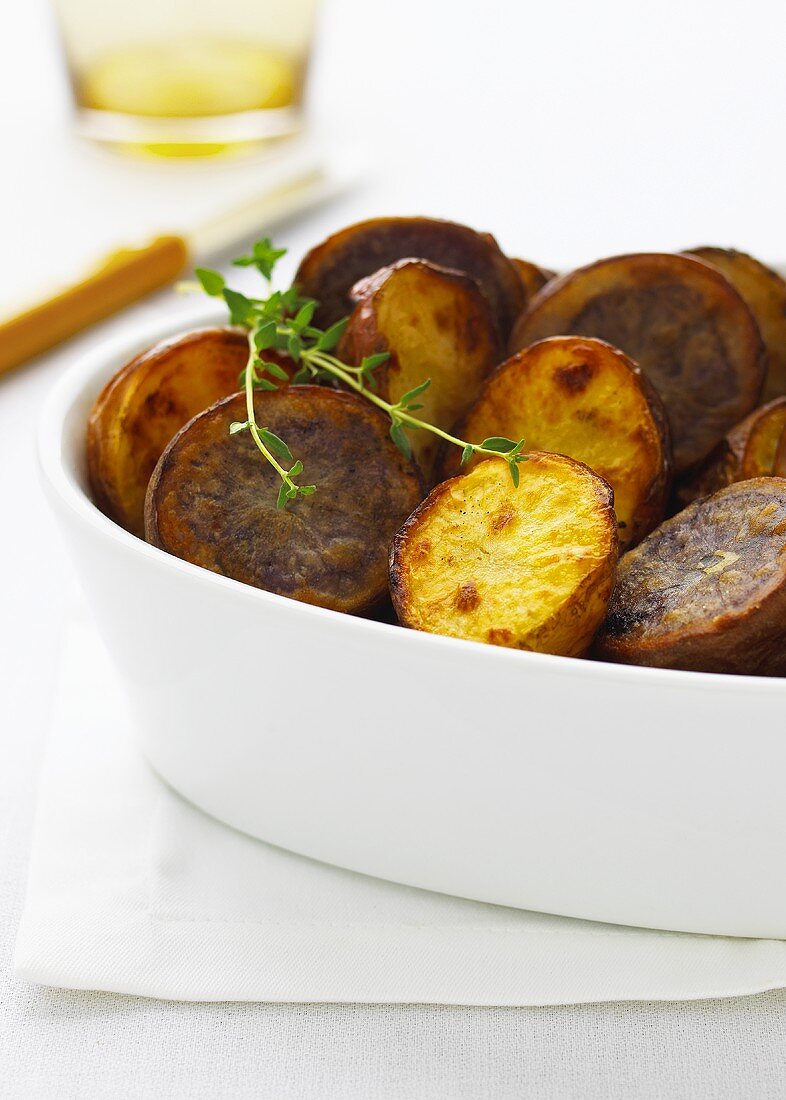 Roast potatoes with thyme