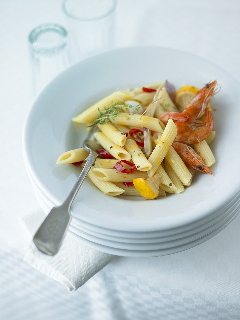 Penne Rigate mit Garnelen, Knoblauch, Chili und Zitrone