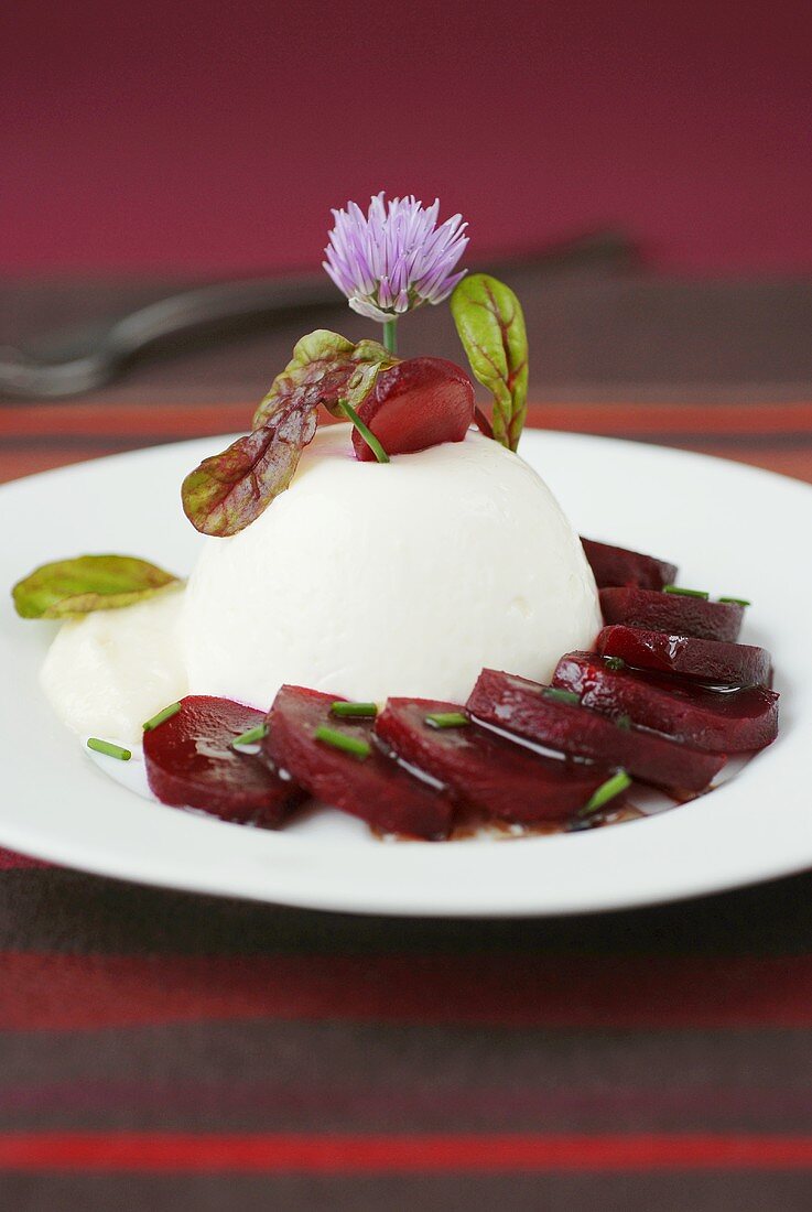Horseradish mousse with beetroot salad
