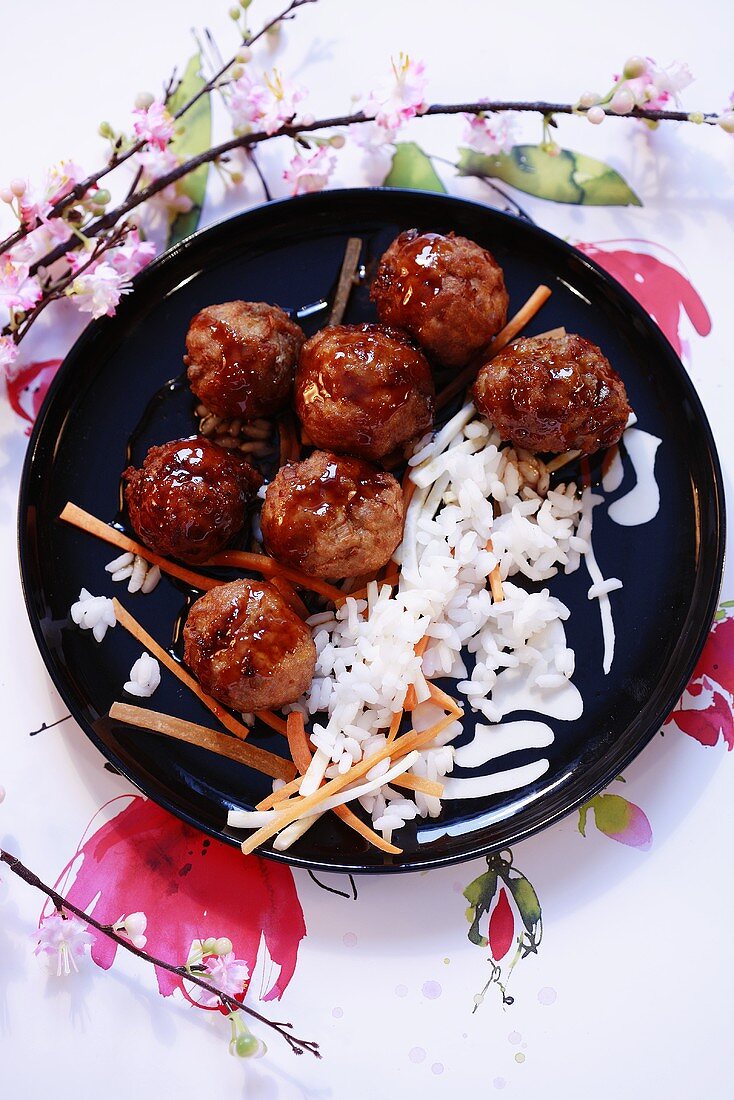 Meatballs with rice and carrots