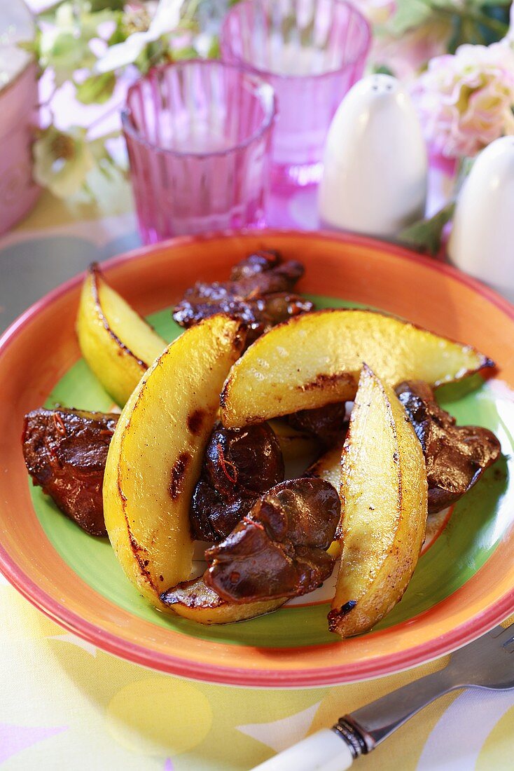 Fried liver with apple