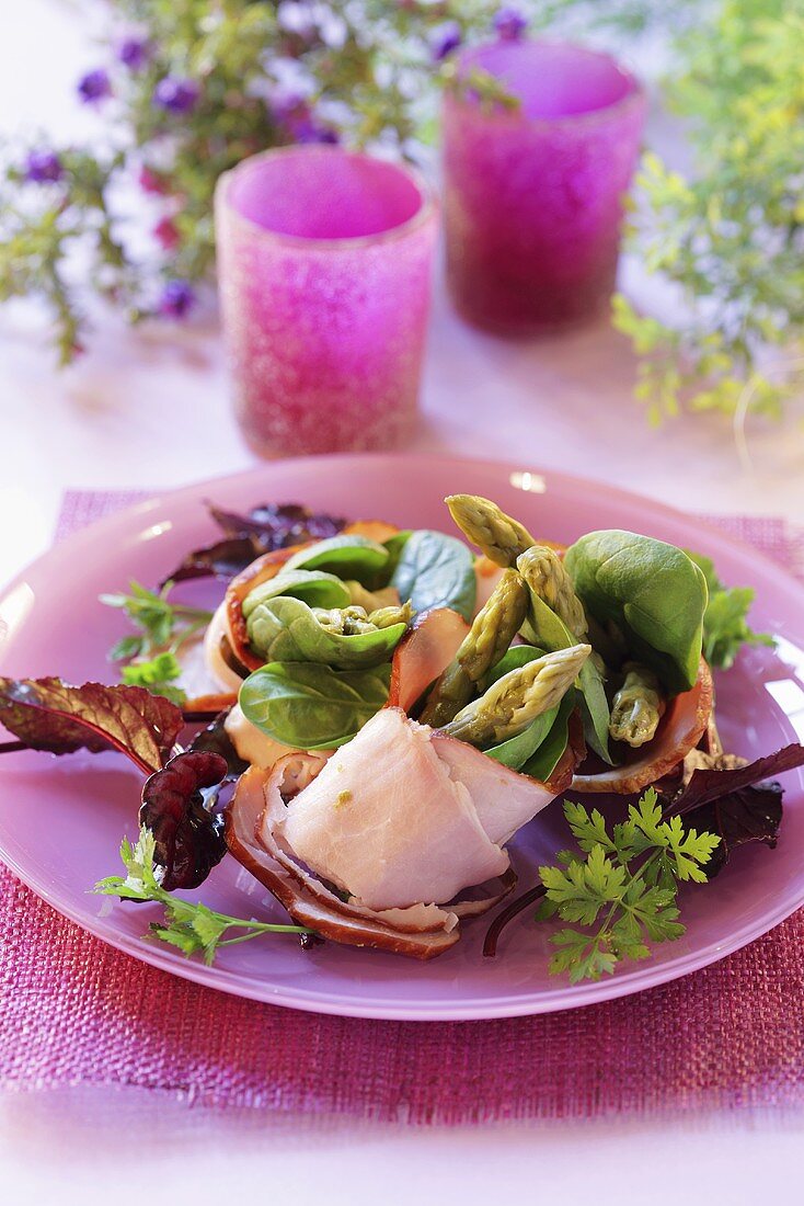 Ham rolls filled with asparagus and spinach