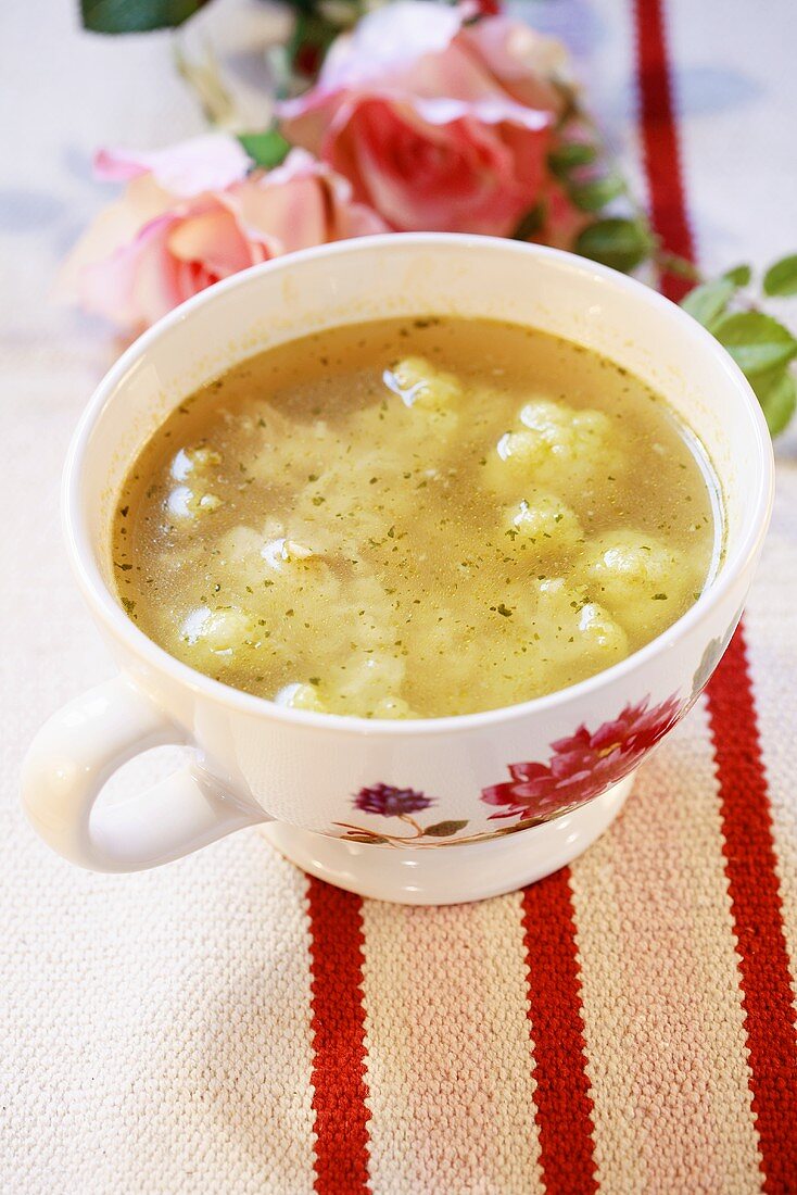Chicken soup with cauliflower