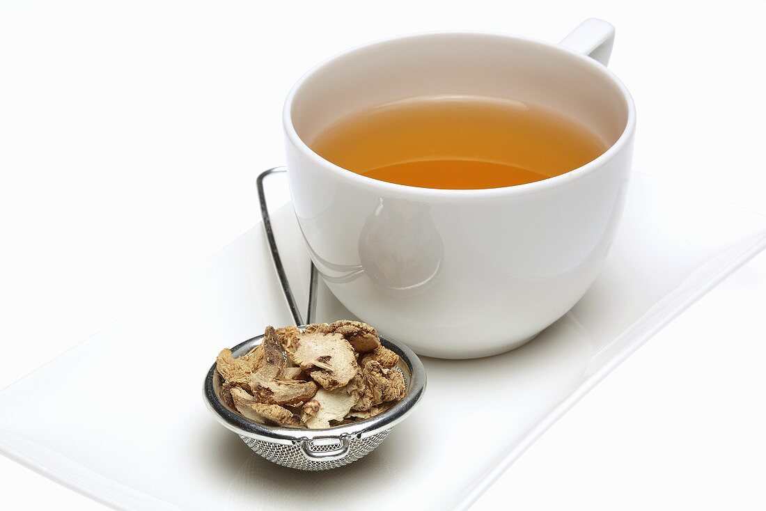Bletilla-Tee mit getrockneter Wurzel
