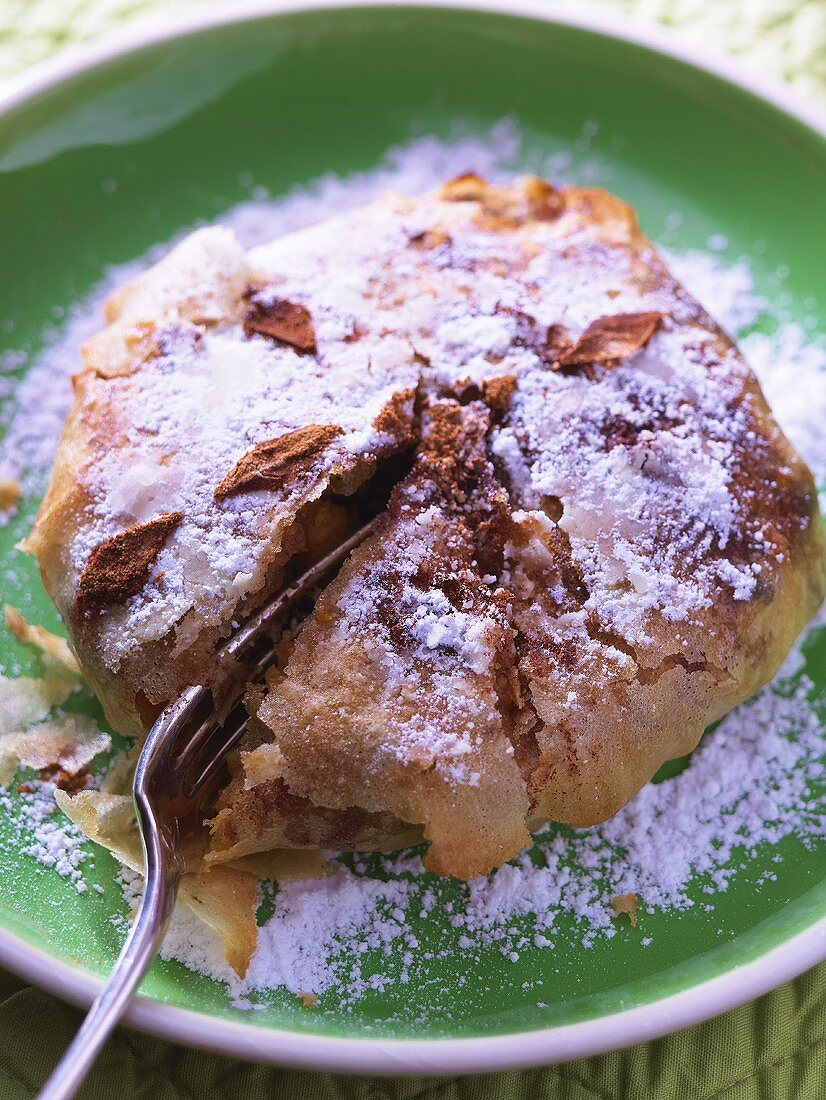Pastilla (puff pastry pie) with almonds