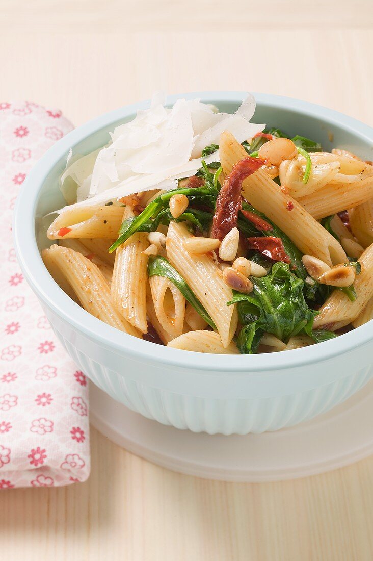 Penne al pomodoro secco (Pasta with dried tomatoes & pine nuts)