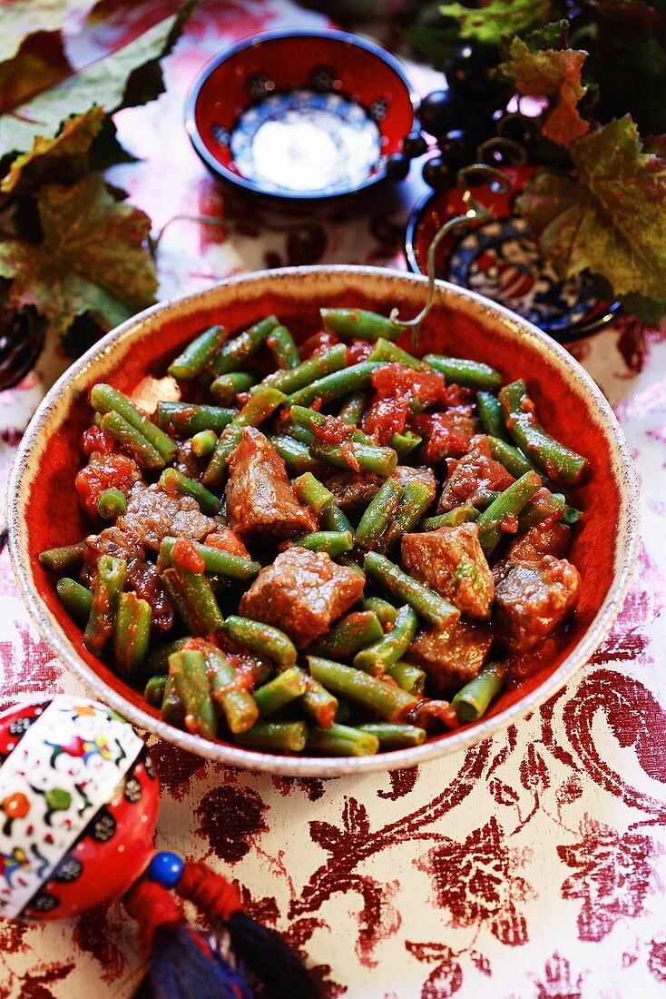 Gulasch von grünen Bohnen und Fleisch