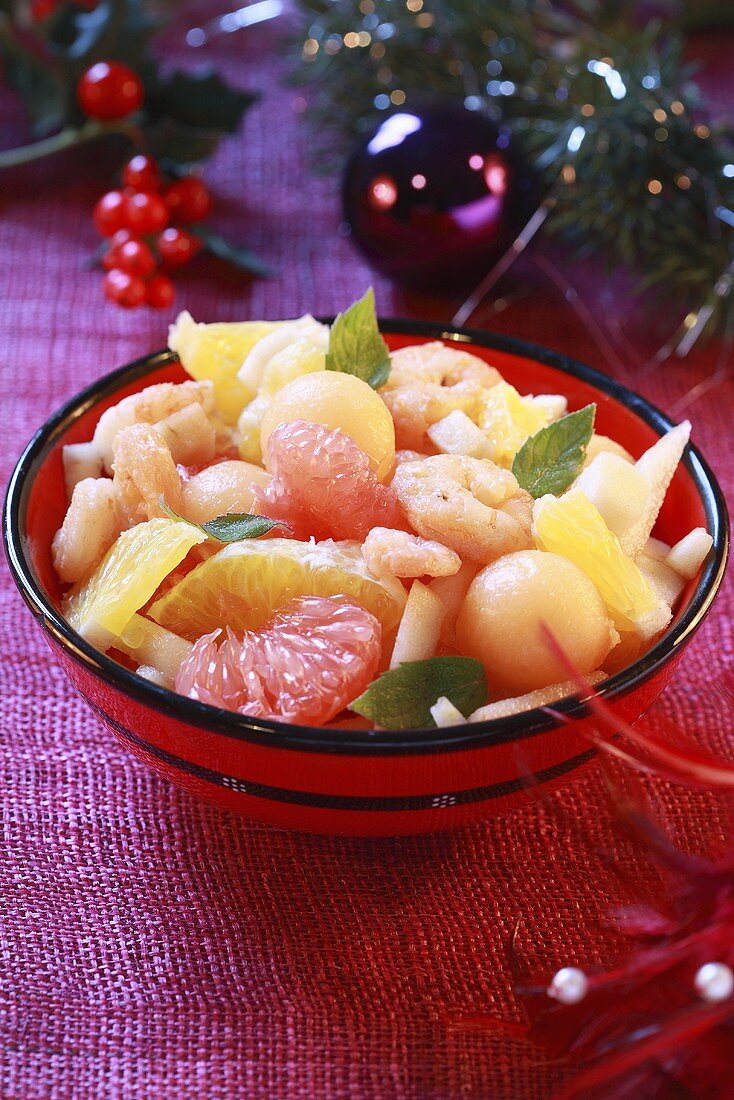 Fruit salad with shrimps