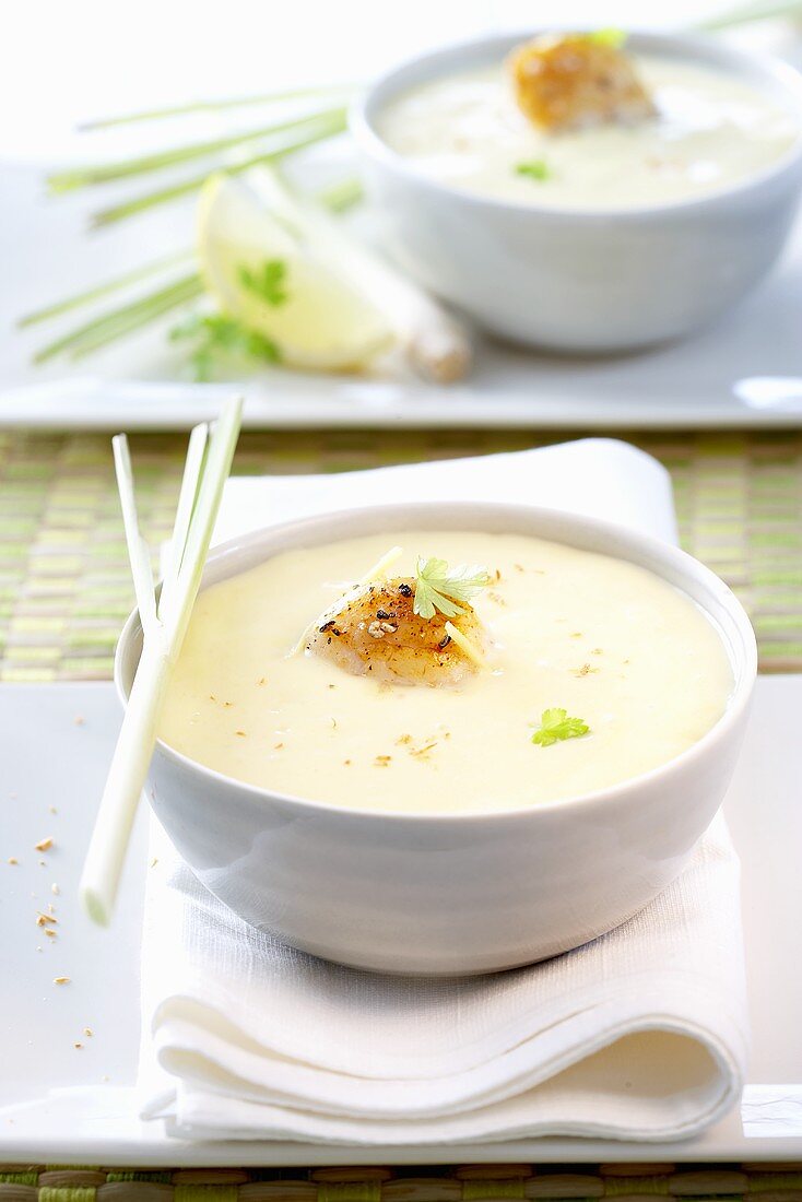 Kartoffel-Kokos-Suppe mit Zitronengras