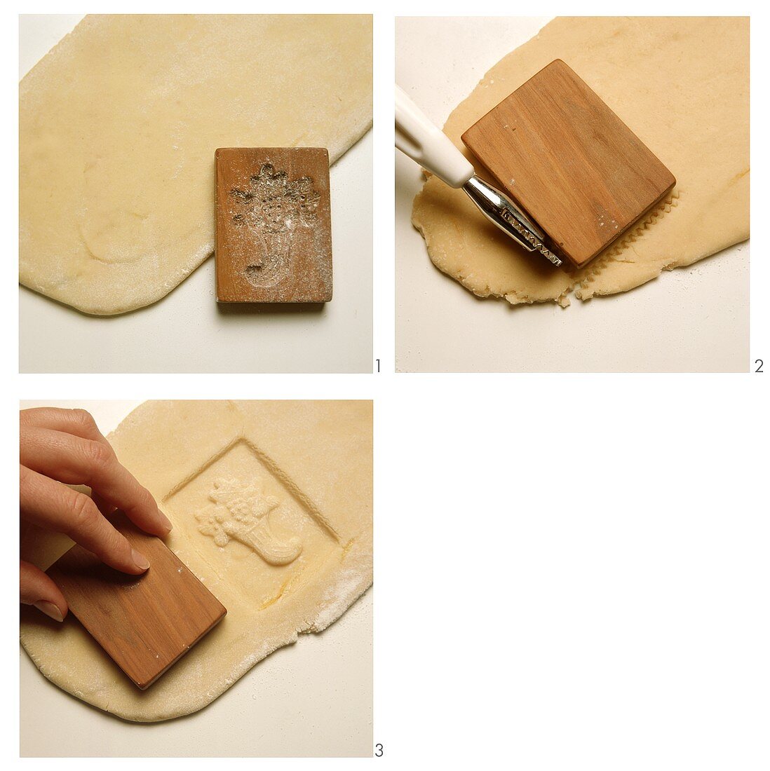 Baking with wooden moulds