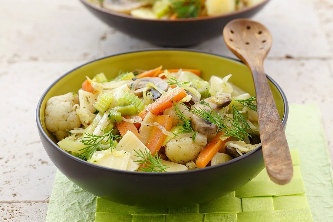 Noodles with young vegetables