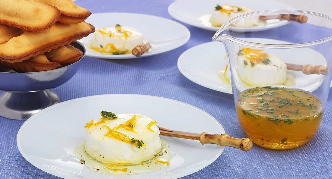 Goat's cheese with honey and orange