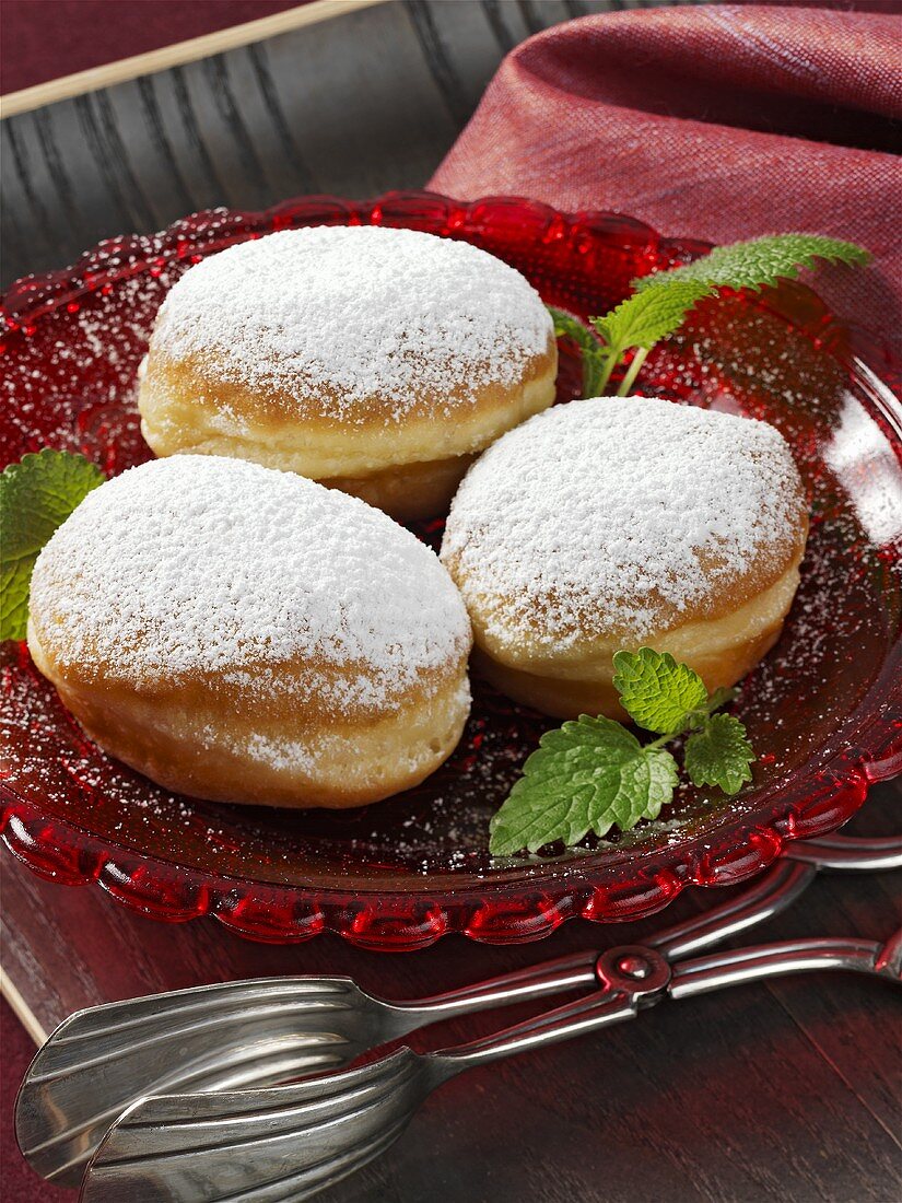 Krapfen mit Puderzucker