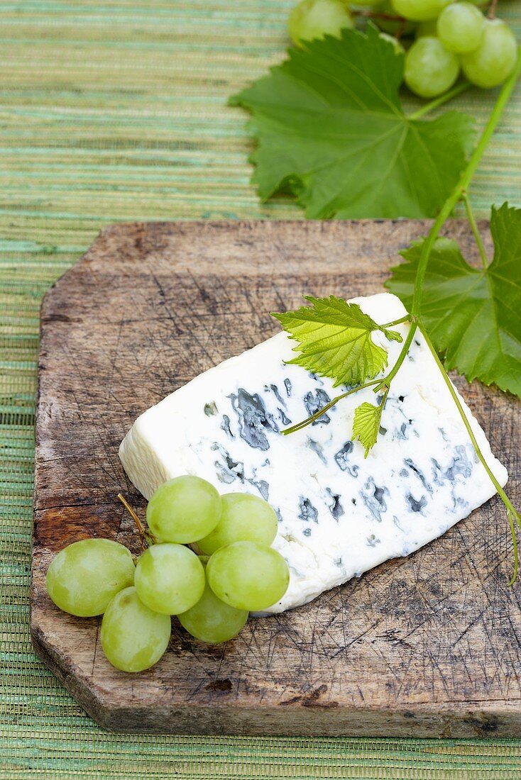 Roquefort and green grapes