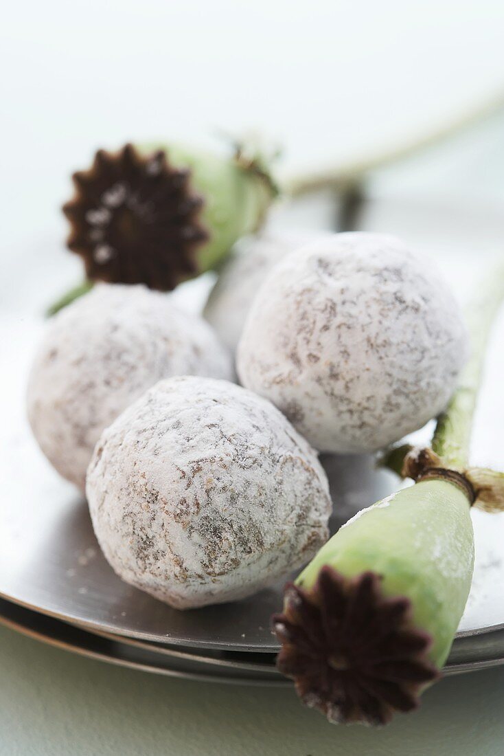 Champagne truffles with poppy seeds