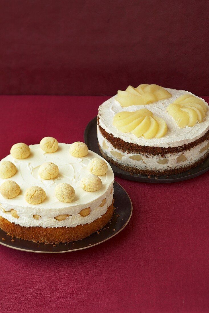 Poppy seed cake with pears and macaroon cake