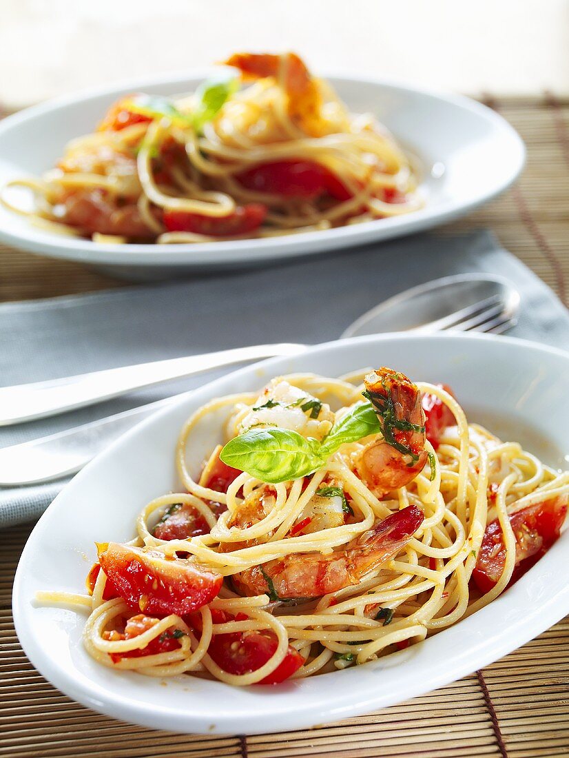 Spaghetti ai gamberi (Spaghetti mit Garnelen, Italien)