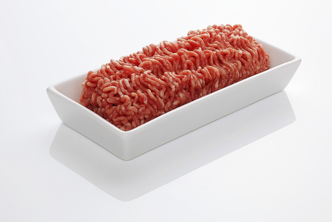Fresh mince in a dish