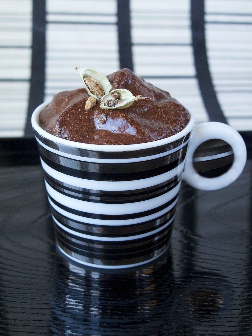 Mousse au chocolat with cardamom