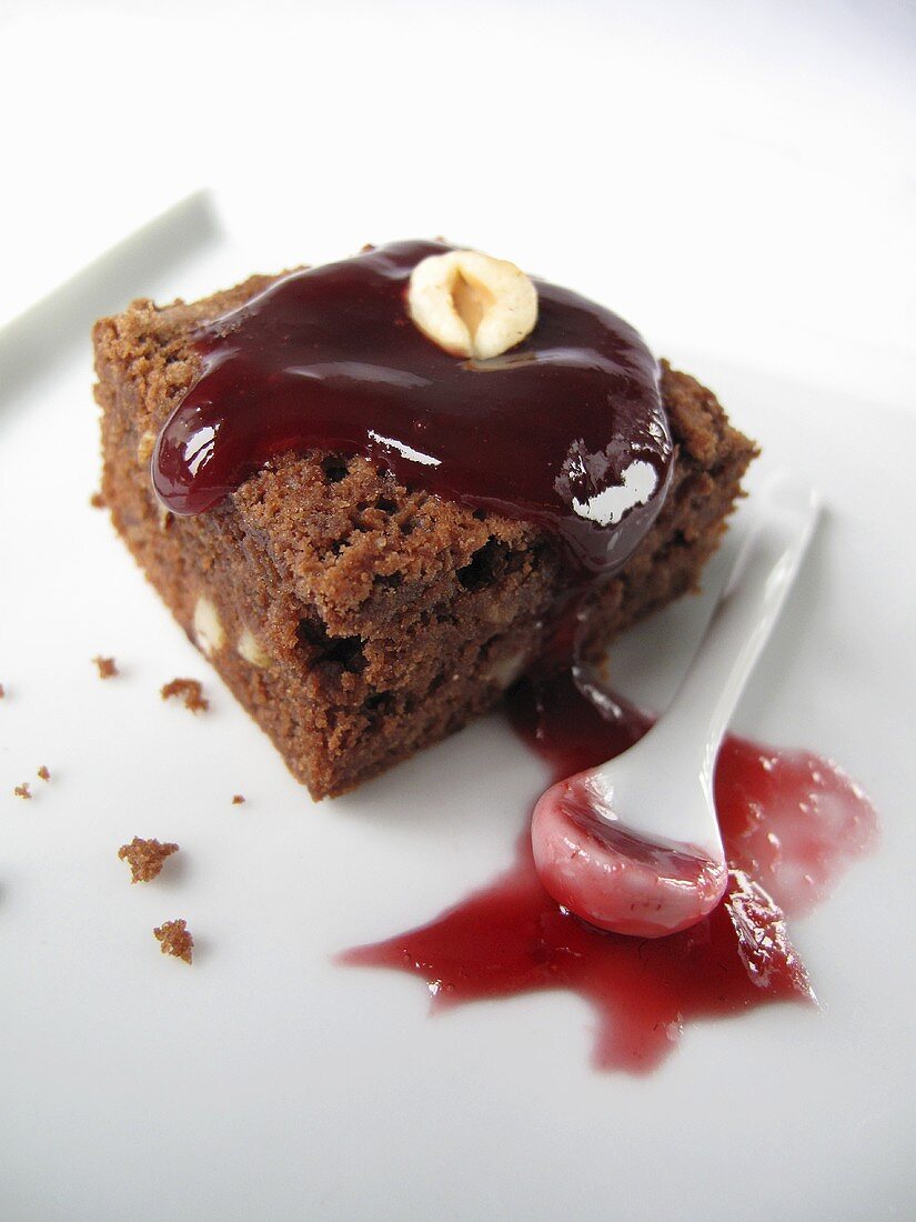 Brownie mit Himbeermarmelade